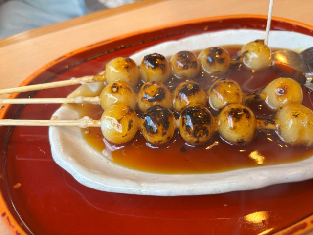 下鴨神社発祥のみたらし団子